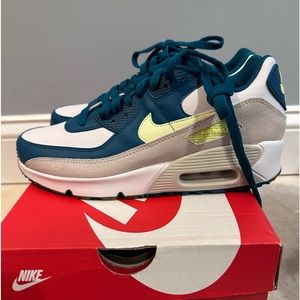 Nike Air Max 90 LTR (GS)  BNIB